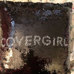 Covergirl pillow black
